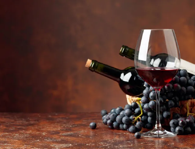 Verre de vin et raisins